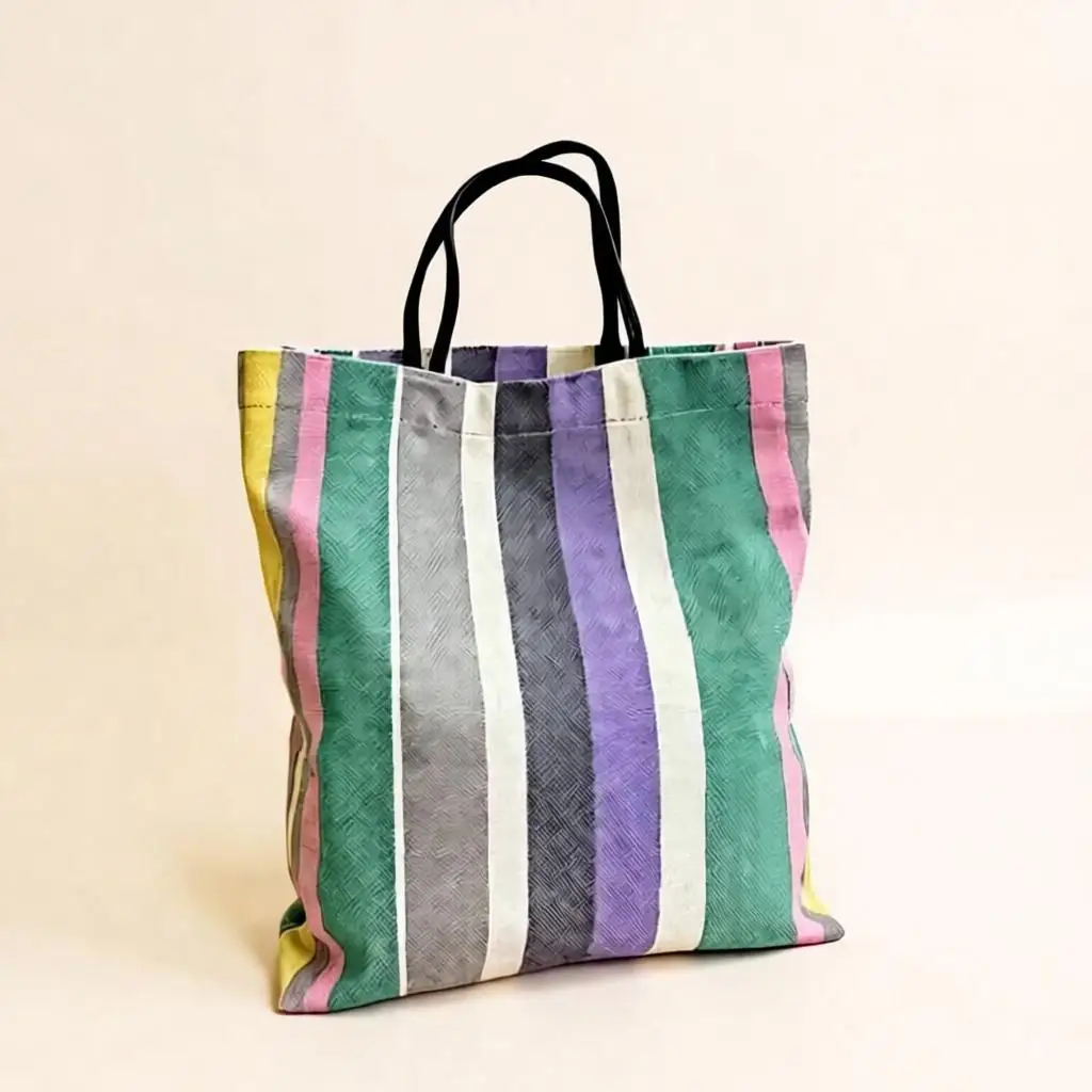 Y2K Rainbow Striped Tote Bag Large Capacity Canvas Shoulder Handbag Vintage Retro Casual Shopping Bag Minimalist Streetwear
Y2K Rainbow Striped Tote Bag Large Capacity Canvas Shoulder Handbag Vintage Retro Casual Shopping Bag Minimalist Streetwear
