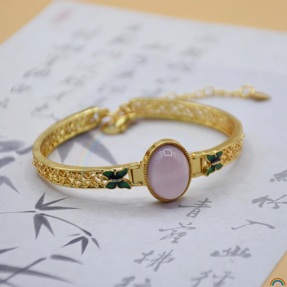 Natural agate bracelet, purple chalcedony egg face alloy bracelet, women's light luxury and simple bracelet accessory, Rwbuy
Natural agate bracelet, purple chalcedony egg face alloy bracelet, women's light luxury and simple bracelet accessory, Rwbuy