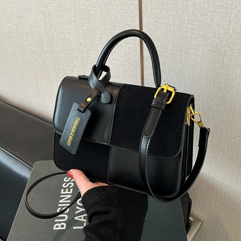 Ретро-модные сумки через плечо для женщин, простые сумки-клатчи и сумочки, универсальные маленькие квадратные сумки, дизайнерские сумки.
Ретро-модные сумки через плечо для женщин, простые сумки-клатчи и сумочки, универсальные маленькие квадратные сумки, дизайнерские сумки.