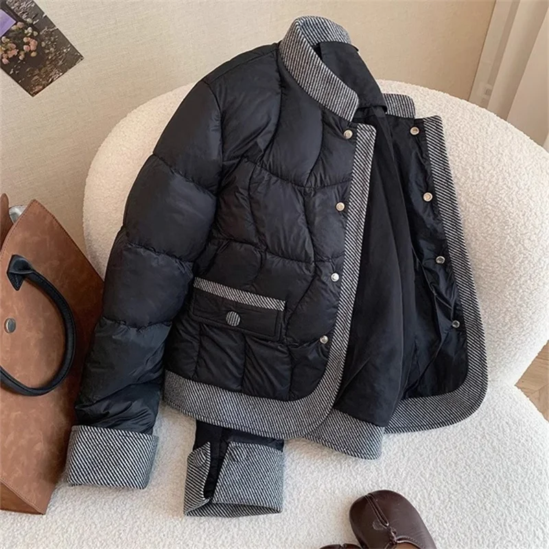 Fashion Black Women Short Cotton Padded Coat Stand Collar Stripe Patchwork Winter Puffer Jacket Chic Single-breasted Warm Coat
Fashion Black Women Short Cotton Padded Coat Stand Collar Stripe Patchwork Winter Puffer Jacket Chic Single-breasted Warm Coat