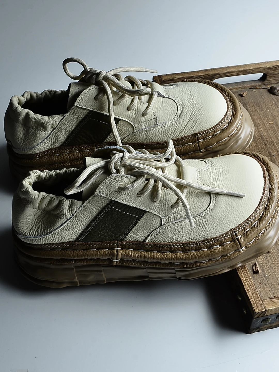 Handmade Retro Thick Bottom Leather Casual Shoes Women's Lace-Up round Toe Heightening Versatile Comfortable Fashionable Shoes
Handmade Retro Thick Bottom Leather Casual Shoes Women's Lace-Up round Toe Heightening Versatile Comfortable Fashionable Shoes