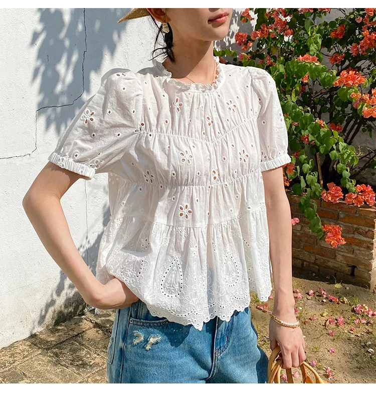 2025 Summer White Cotton Shirt Blouses Women's Boho Hollow Embroidery Short Sleeve O-Neck Pullover Top Casual Beach Shirt Blouse
2025 Summer White Cotton Shirt Blouses Women's Boho Hollow Embroidery Short Sleeve O-Neck Pullover Top Casual Beach Shirt Blouse