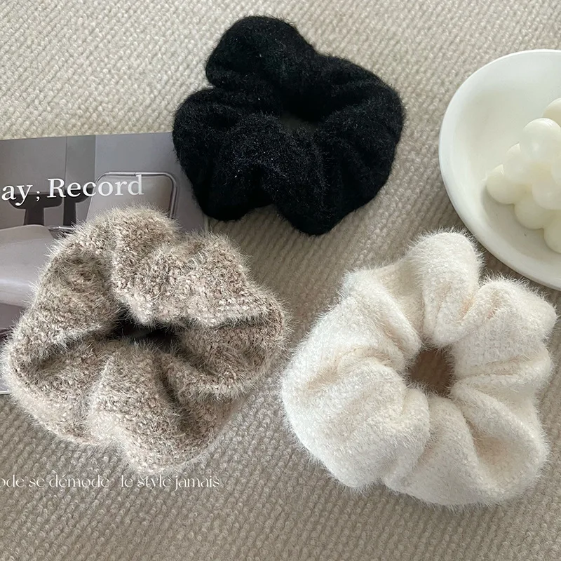 Plush hair ring, a simple retro Korean influencer large intestine ring, tied with hair, hair tie, women's rubber band, ponytail, hair tie
Plush hair ring, a simple retro Korean influencer large intestine ring, tied with hair, hair tie, women's rubber band, ponytail, hair tie