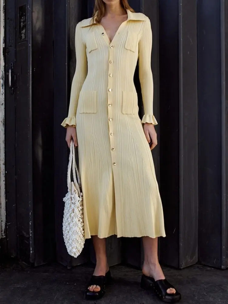 Women Yellow Knit Dress Solid Color Single Breasted Long Sleeve Turn-down Collar Elegant Summer 2024 Midi Robe
Women Yellow Knit Dress Solid Color Single Breasted Long Sleeve Turn-down Collar Elegant Summer 2024 Midi Robe
