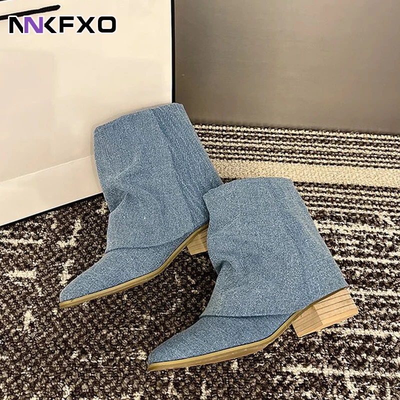 2023 Women's Western Boots Female Autumn Winter Ankel Boots Pointed Toe Square Heels Boots Microfiber Fabric Pleated Boots QB414
2023 Women's Western Boots Female Autumn Winter Ankel Boots Pointed Toe Square Heels Boots Microfiber Fabric Pleated Boots QB414