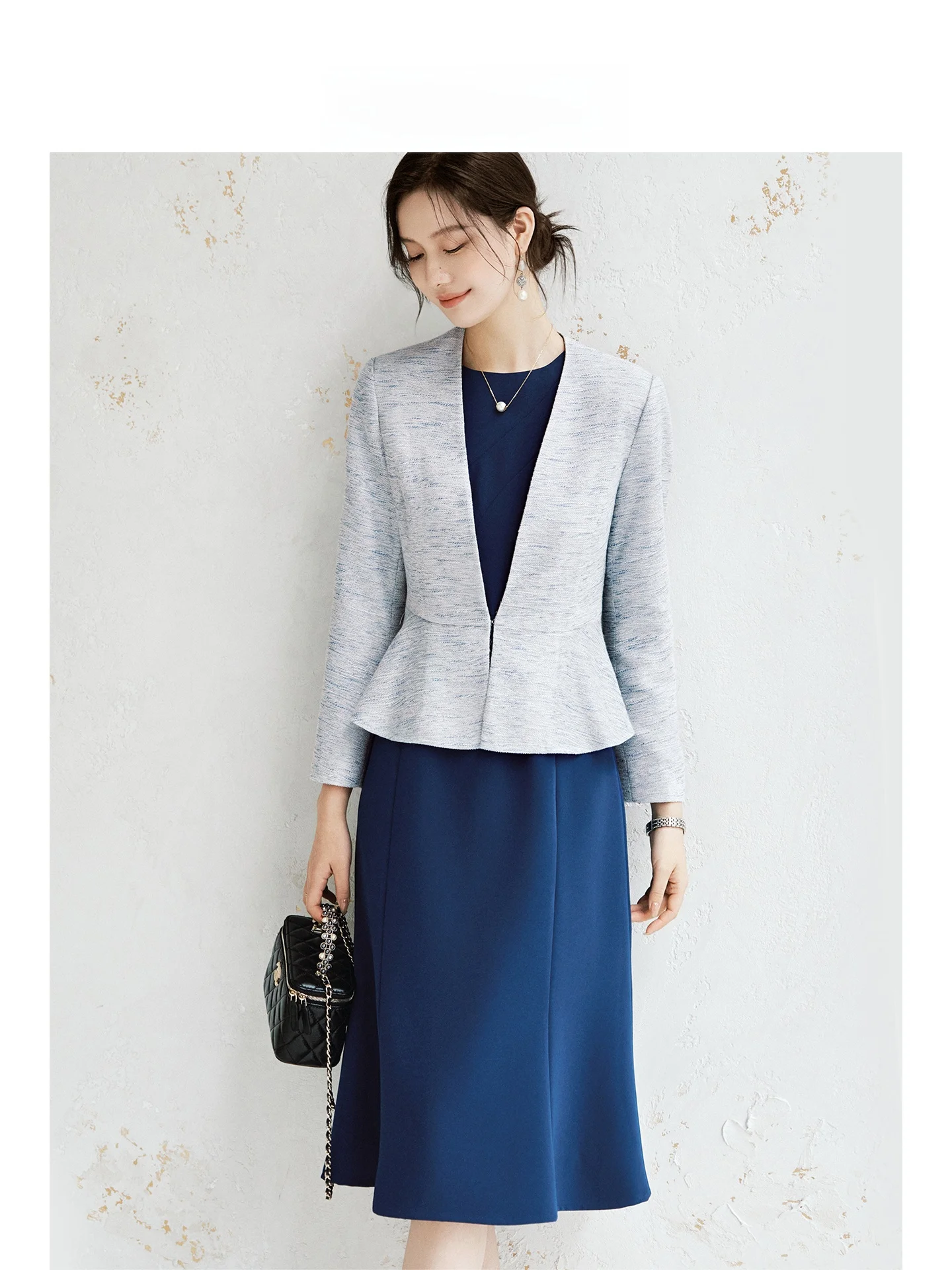 OFFIY Весенний освежающий синий женский деловой костюм-пиджак из высококачественной смесовой ткани (шелк/хлопок)
OFFIY Весенний освежающий синий женский деловой костюм-пиджак из высококачественной смесовой ткани (шелк/хлопок)