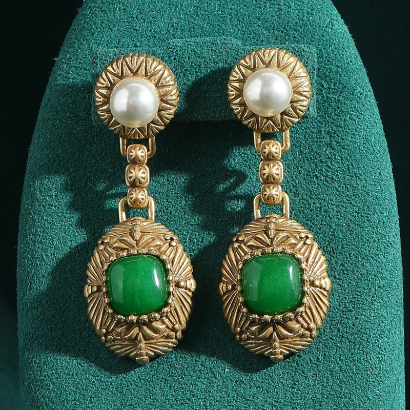Vintage Relief Emerald Square Drop Earrings Luxury Antique Art Deco Gold Color Jewelry For Women Brand High Quality Gift Wedding
Vintage Relief Emerald Square Drop Earrings Luxury Antique Art Deco Gold Color Jewelry For Women Brand High Quality Gift Wedding