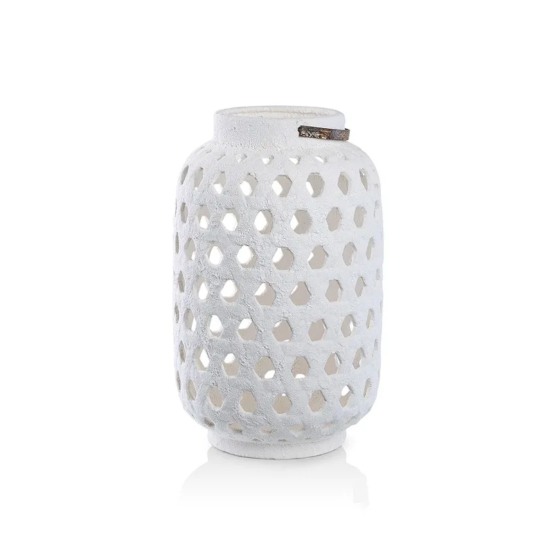 Simple retro style hollow ceramic vase wind lamp B & B model room sales office soft decoration flower arrangement jewelry
Simple retro style hollow ceramic vase wind lamp B & B model room sales office soft decoration flower arrangement jewelry