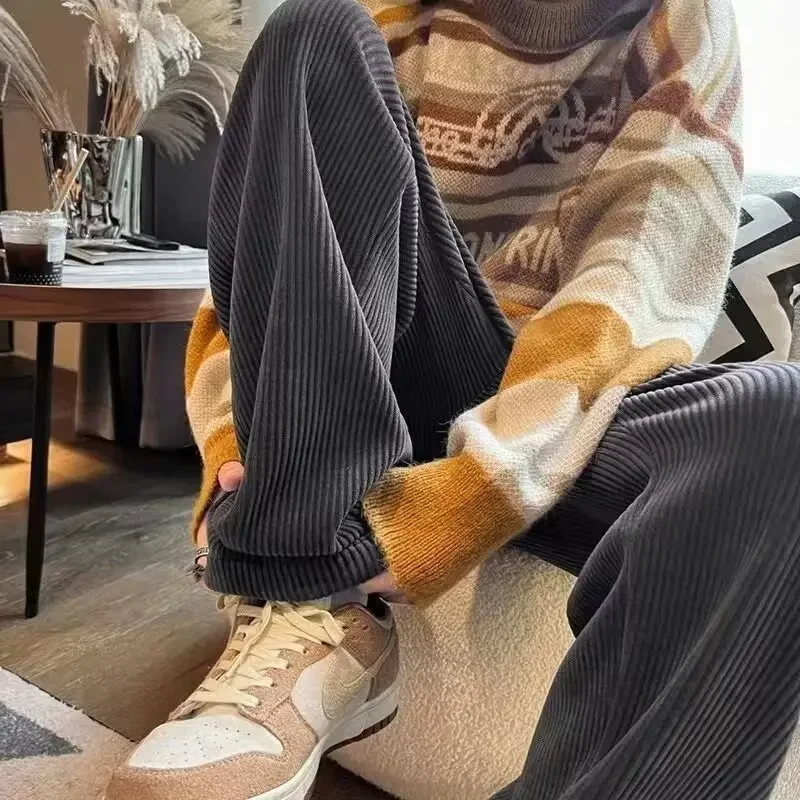 Retro Corduroy Men's Straight Leg Loose Fit Sports Pants Autumn Winter Wide Leg Trousers Casual Comfortable Male Fashion
Retro Corduroy Men's Straight Leg Loose Fit Sports Pants Autumn Winter Wide Leg Trousers Casual Comfortable Male Fashion