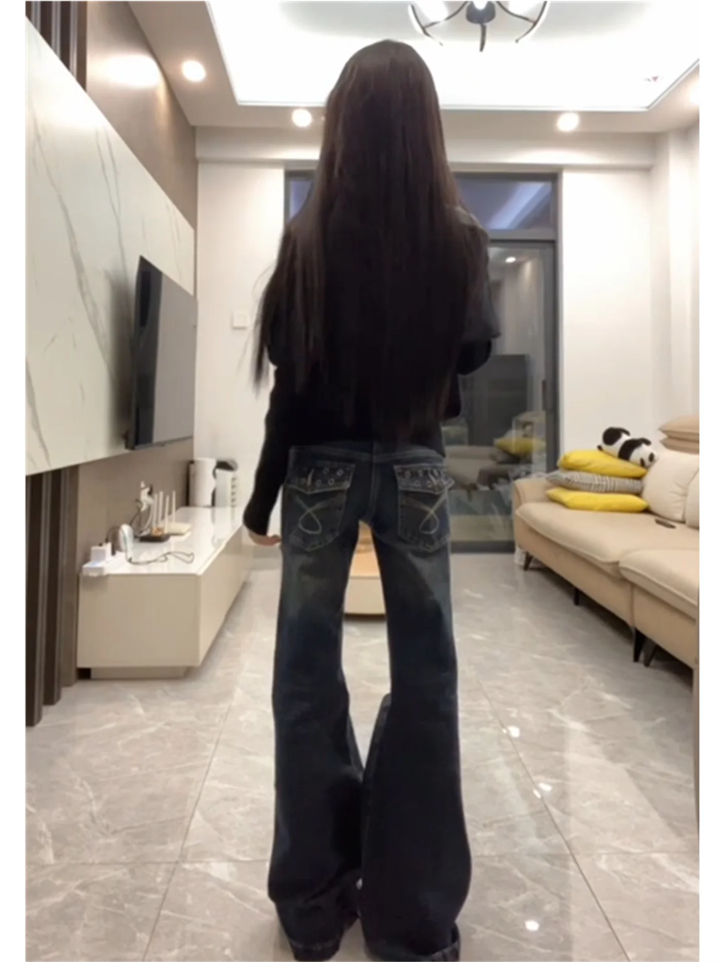 Retro American Deep Blue Low Waist Bell Bottom Jeans Women's Slimming Design Sense Rivet Floor-Length Pants Casual Cotton
Retro American Deep Blue Low Waist Bell Bottom Jeans Women's Slimming Design Sense Rivet Floor-Length Pants Casual Cotton