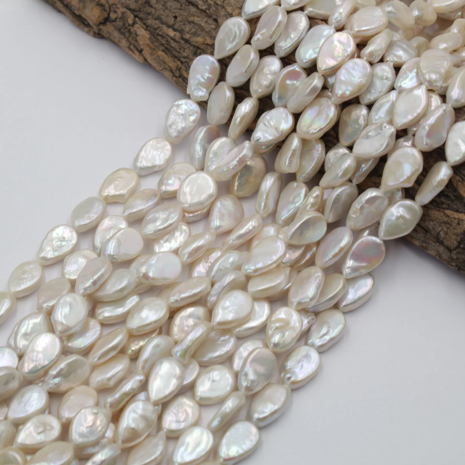 11*16mm strong light natural baroque drop shape DIY personalized pearl jewelry pearls
11*16mm strong light natural baroque drop shape DIY personalized pearl jewelry pearls