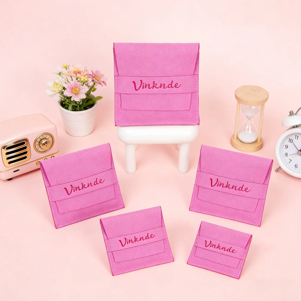 100 шт., сумка для ювелирных изделий с персонализированным логотипом, серьги, кольца, упаковочные сумки 9x9 см, 12x12 см, кулон, конверт из микрофибры, подарочные пакеты с клапаном
100 шт., сумка для ювелирных изделий с персонализированным логотипом, серьги, кольца, упаковочные сумки 9x9 см, 12x12 см, кулон, конверт из микрофибры, подарочные пакеты с клапаном