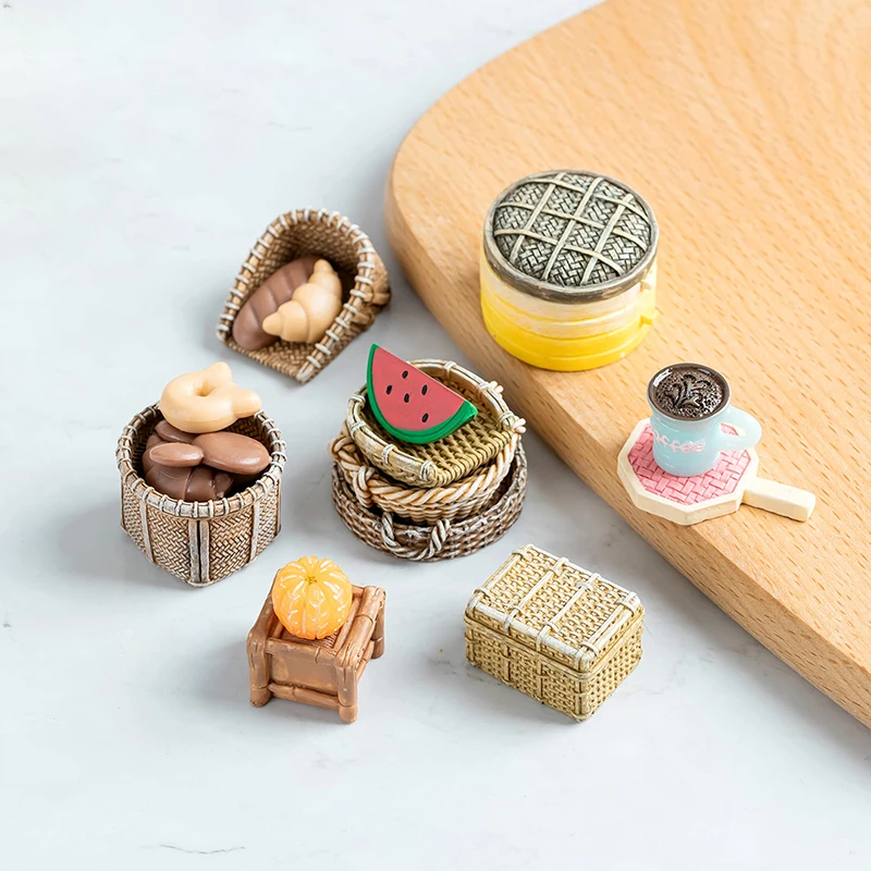 3 шт./компл. миниатюрная плетеная корзина из смолы для кукольного домика, корзина для хранения еды, корзина для пикника, модель мебели для кукольного дома, аксессуары, украшение
3 шт./компл. миниатюрная плетеная корзина из смолы для кукольного домика, корзина для хранения еды, корзина для пикника, модель мебели для кукольного дома, аксессуары, украшение