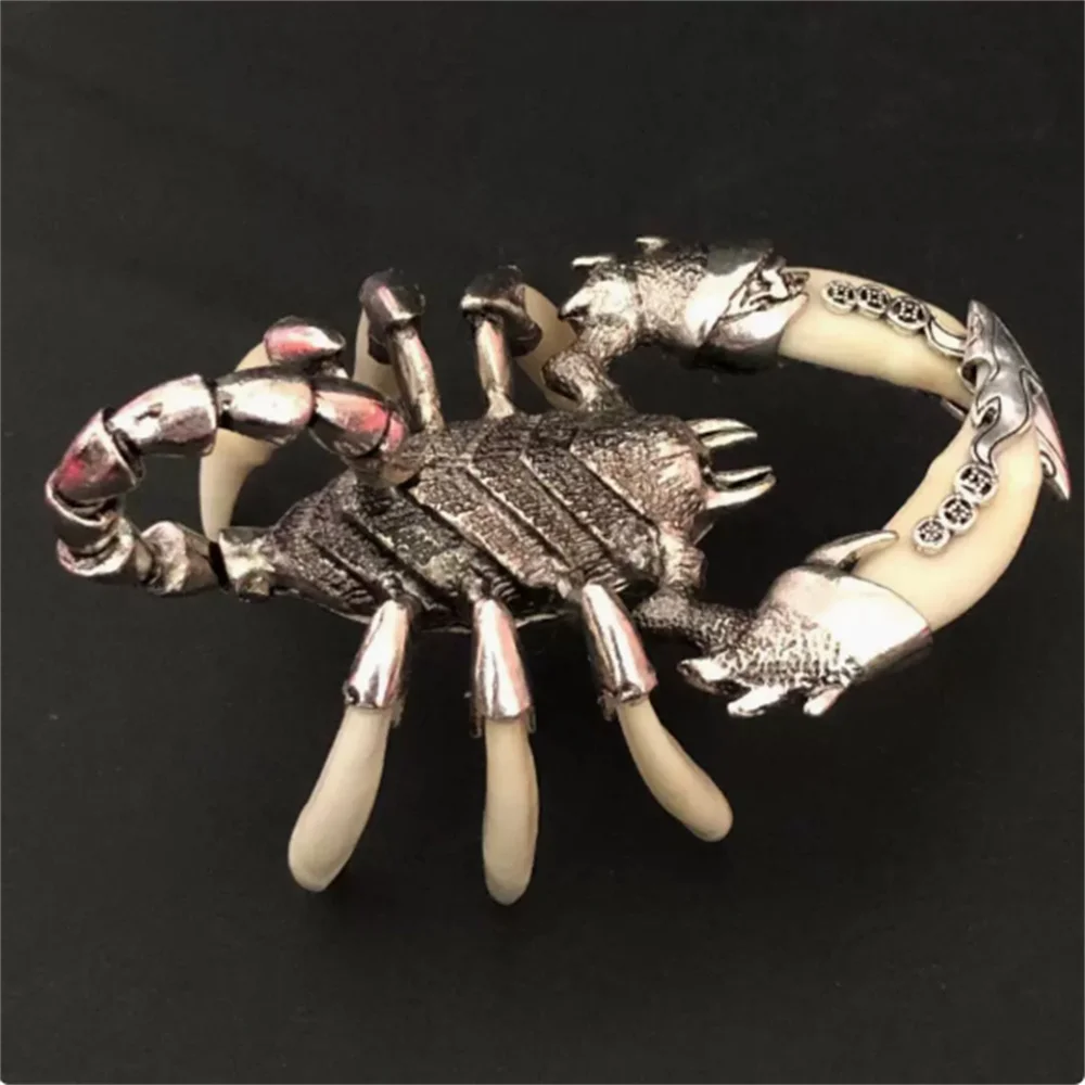 Wolf Teeth Tibetan Silver Scorpio Decorate Statues
Wolf Teeth Tibetan Silver Scorpio Decorate Statues