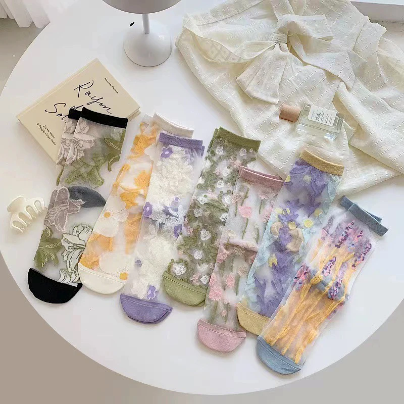 Women's Crystal Silk Socks Ultra-Thin Transparent Embroidery Flower Mid-Tube Socks Summer Berathable Elastic Mesh Sheer Stocking
Women's Crystal Silk Socks Ultra-Thin Transparent Embroidery Flower Mid-Tube Socks Summer Berathable Elastic Mesh Sheer Stocking