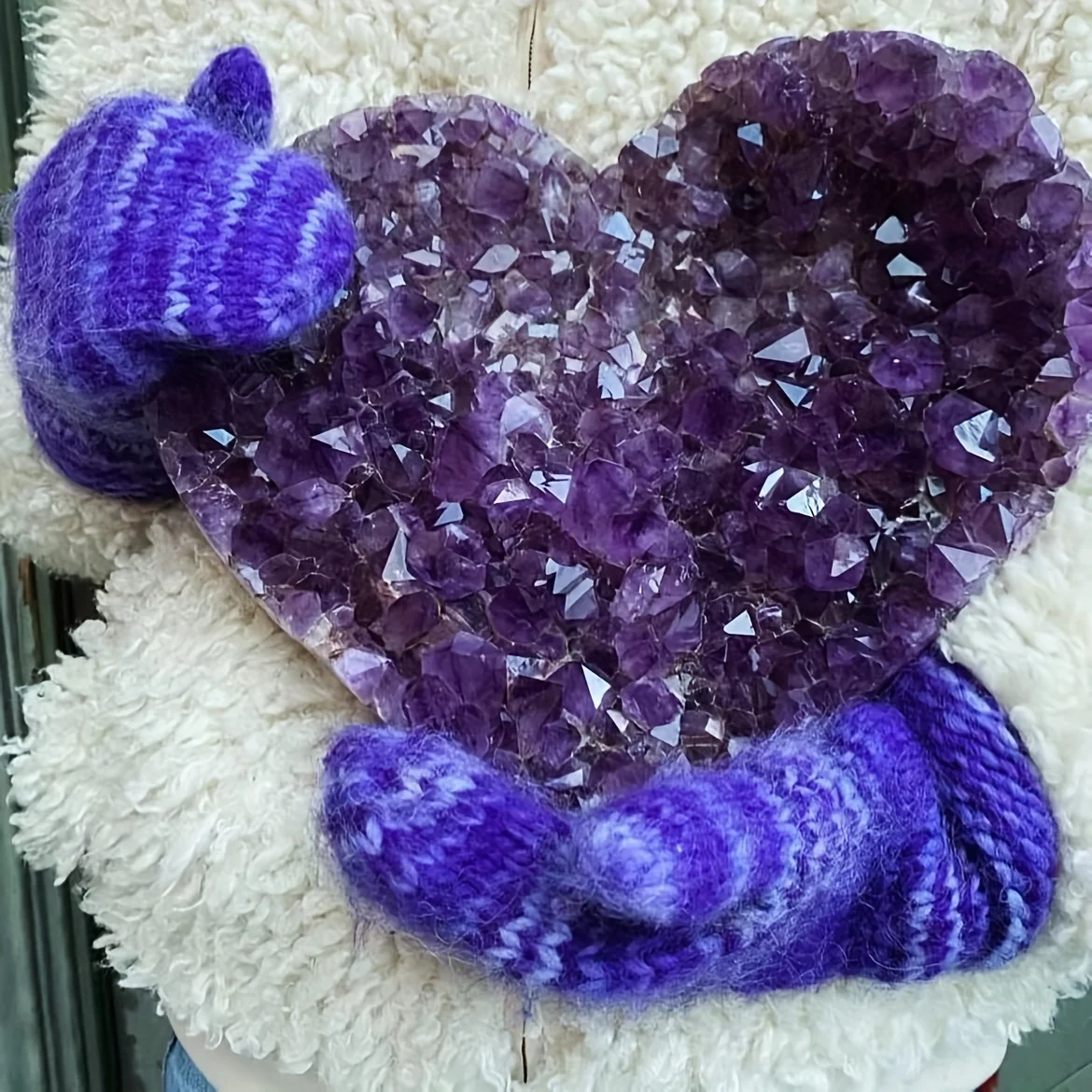 Brazilian Deep Amethyst Heart Crystal - Boho Style Natural Deep Purple Crystal , Crystal Art,Crystal And Healing Stone
Brazilian Deep Amethyst Heart Crystal - Boho Style Natural Deep Purple Crystal , Crystal Art,Crystal And Healing Stone