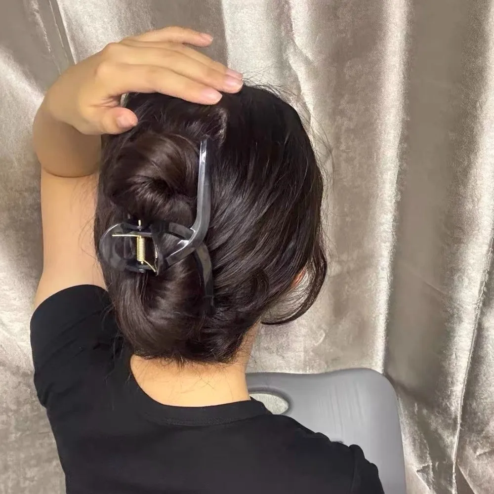 Fashion Safe Silicone Shark Clip Cross Creative Elastic Plastic Hair Claw Simple Korean Style Solid Color Shark Clip Girls
Fashion Safe Silicone Shark Clip Cross Creative Elastic Plastic Hair Claw Simple Korean Style Solid Color Shark Clip Girls