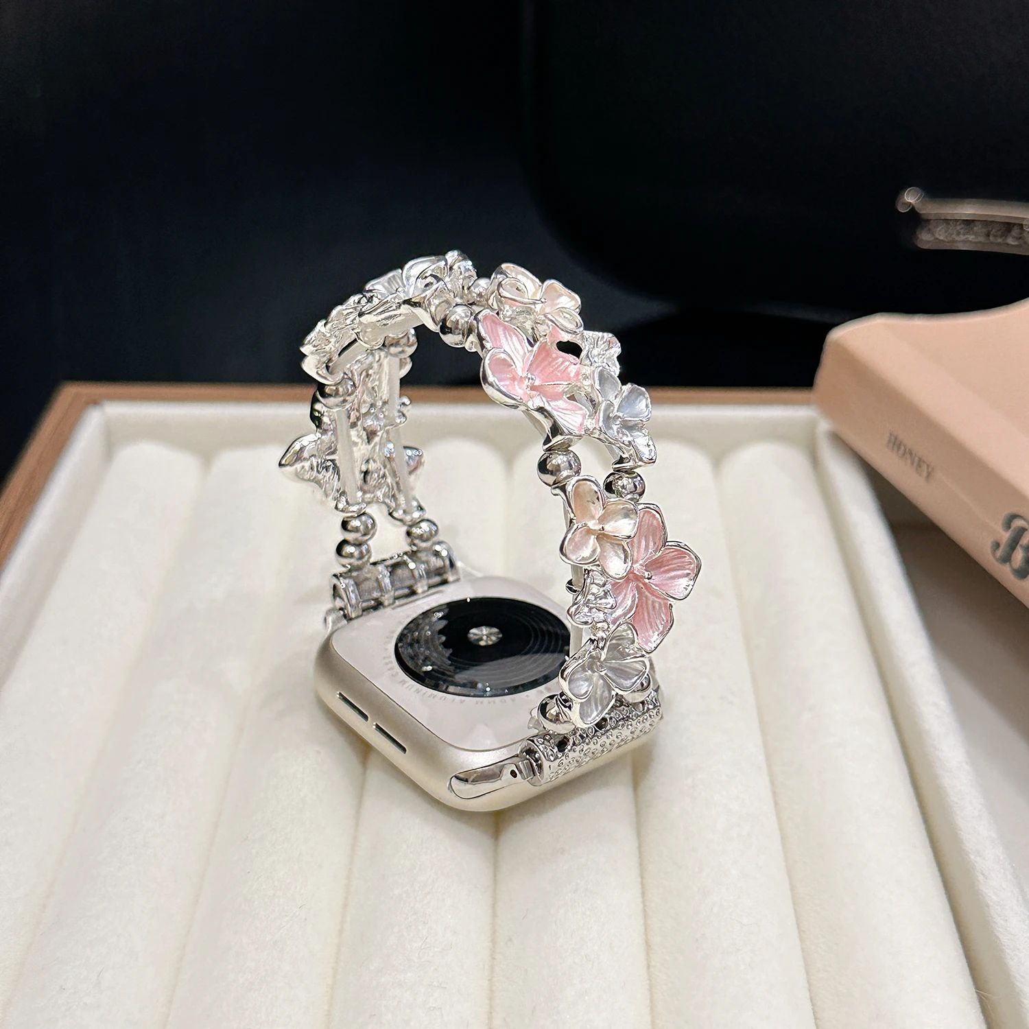 Металлический браслет с цветком, картина маслом, ремешок для Apple Watch S10, 46 мм, 45/41 мм, 987, 44/40 мм, 654, женский ремешок для IWatch 42/38 мм 321
Металлический браслет с цветком, картина маслом, ремешок для Apple Watch S10, 46 мм, 45/41 мм, 987, 44/40 мм, 654, женский ремешок для IWatch 42/38 мм 321