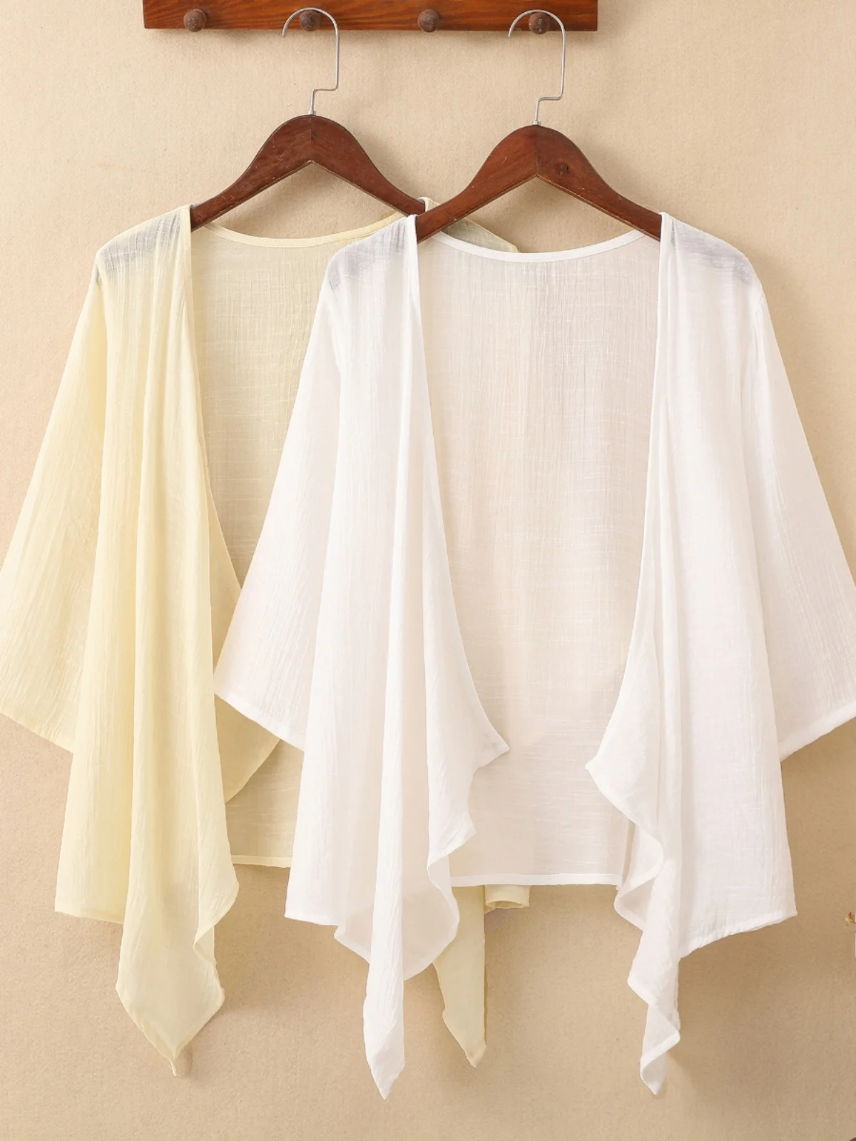 Women's Lightweight Cotton Linen Shoulder Wrap Outerwear Cardigan Sun Protection Shirt Open Front Style Summer Thin Sleeve
Women's Lightweight Cotton Linen Shoulder Wrap Outerwear Cardigan Sun Protection Shirt Open Front Style Summer Thin Sleeve