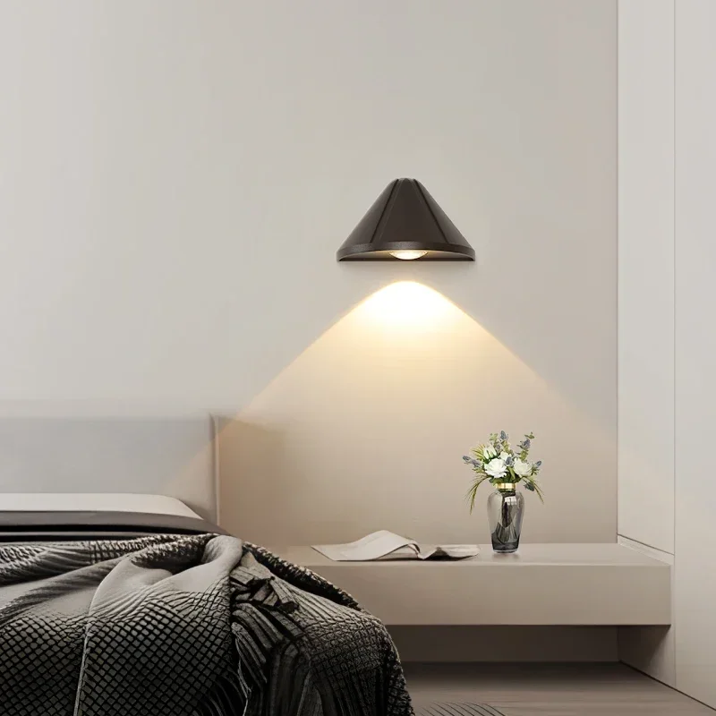 Modern Minimalist Led Wall Lamp Bedside Sconce Light For Bedroom Living Room Aisle Corridor Art Decor Wall Lights Spotlight Lamp
Modern Minimalist Led Wall Lamp Bedside Sconce Light For Bedroom Living Room Aisle Corridor Art Decor Wall Lights Spotlight Lamp