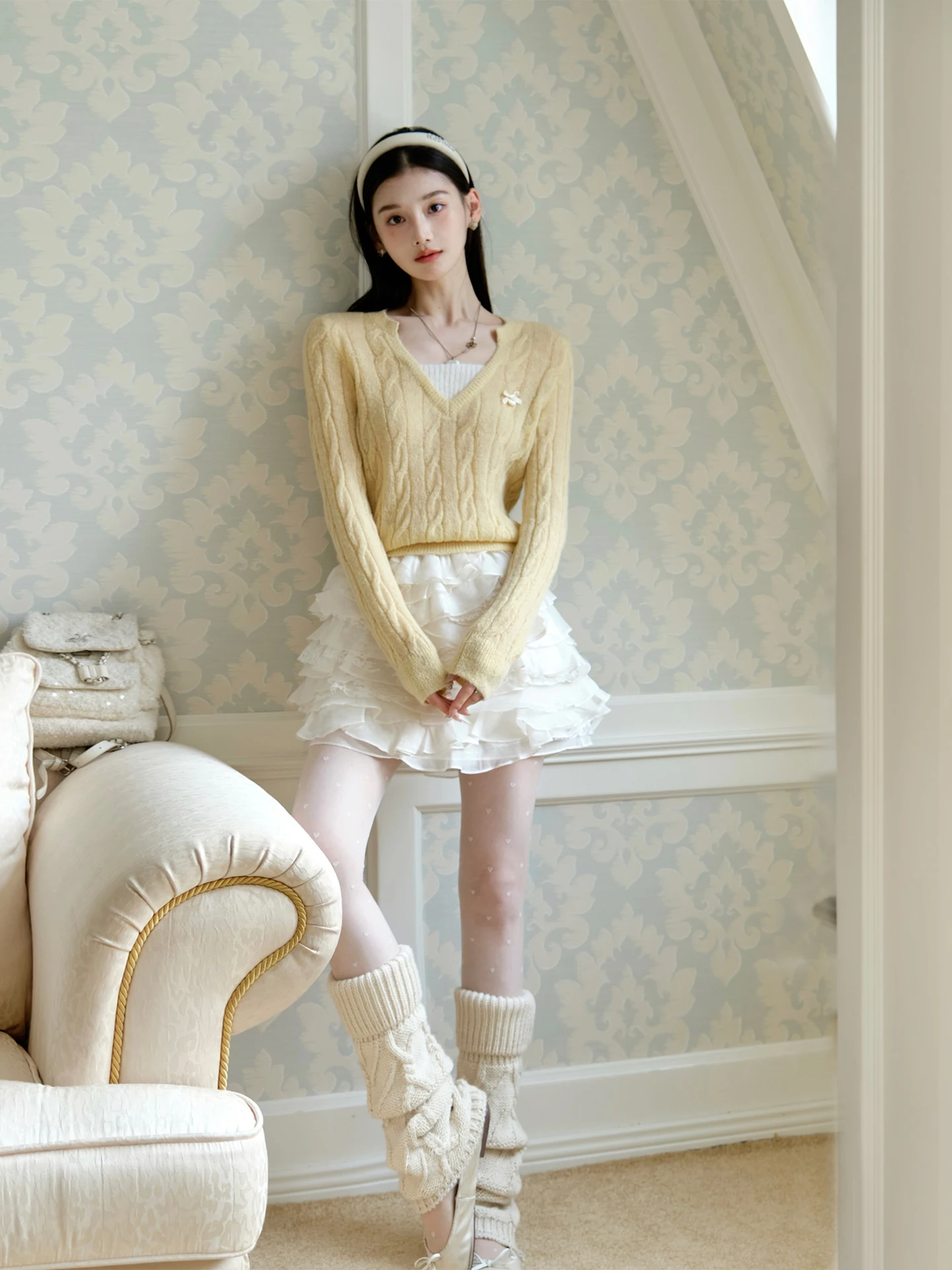 Женский вязаный шерстяной свитер ChillCozy с V-образным вырезом, бахромой и классическим узором, из шерсти альпака, зимний, модный, простой, приталенный, длинный
Женский вязаный шерстяной свитер ChillCozy с V-образным вырезом, бахромой и классическим узором, из шерсти альпака, зимний, модный, простой, приталенный, длинный