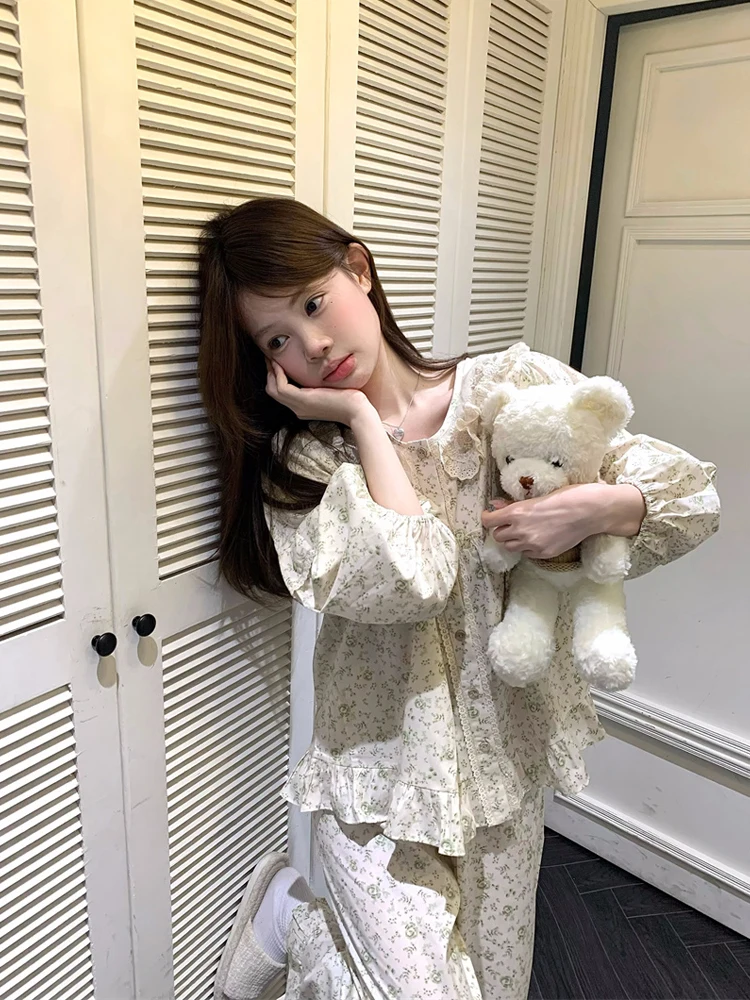 Summer 2026 Sweet Floral Print Doll Collar Long Sleeve Sleepwear Loose Comfortable Home Clothes Set Women's Button Closure
Summer 2026 Sweet Floral Print Doll Collar Long Sleeve Sleepwear Loose Comfortable Home Clothes Set Women's Button Closure
