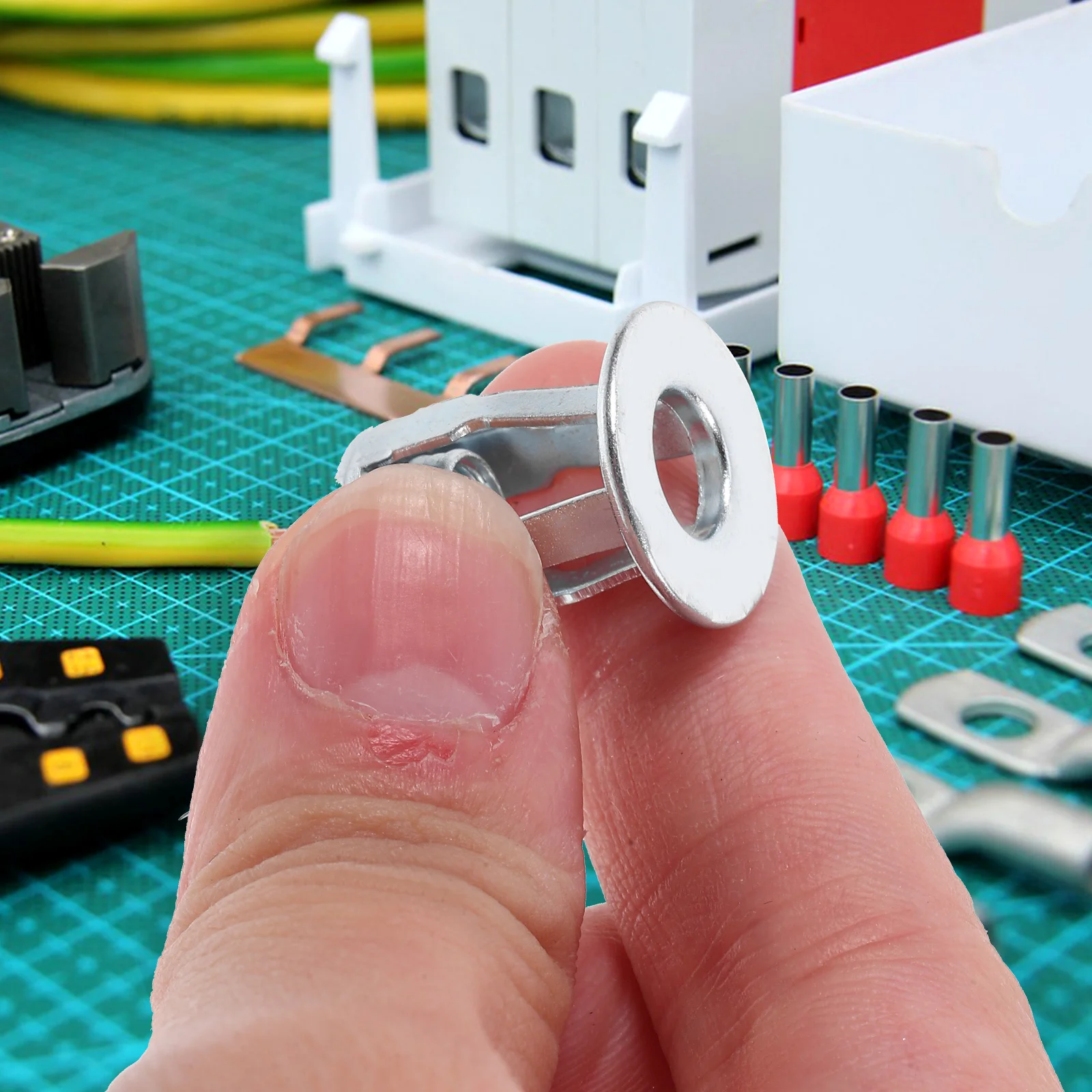 25Pcs Petal Nuts Threaded Insert Expansion Nut for Wood Plastic Metal Screw Anchor Strong Compatibility Nut Insert 
25Pcs Petal Nuts Threaded Insert Expansion Nut for Wood Plastic Metal Screw Anchor Strong Compatibility Nut Insert