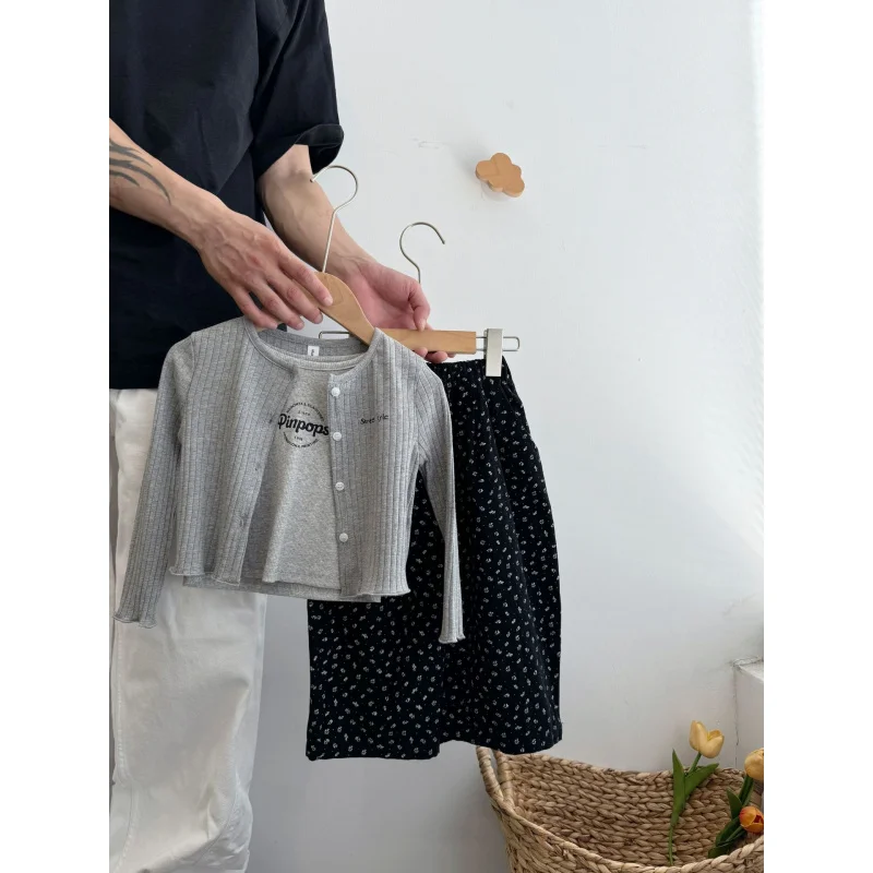 (Spot Goods)2025Spring New Girls' Outfit Baby Girl Stylish Jacket Base Shirt Casual Skirt
(Spot Goods)2025Spring New Girls' Outfit Baby Girl Stylish Jacket Base Shirt Casual Skirt