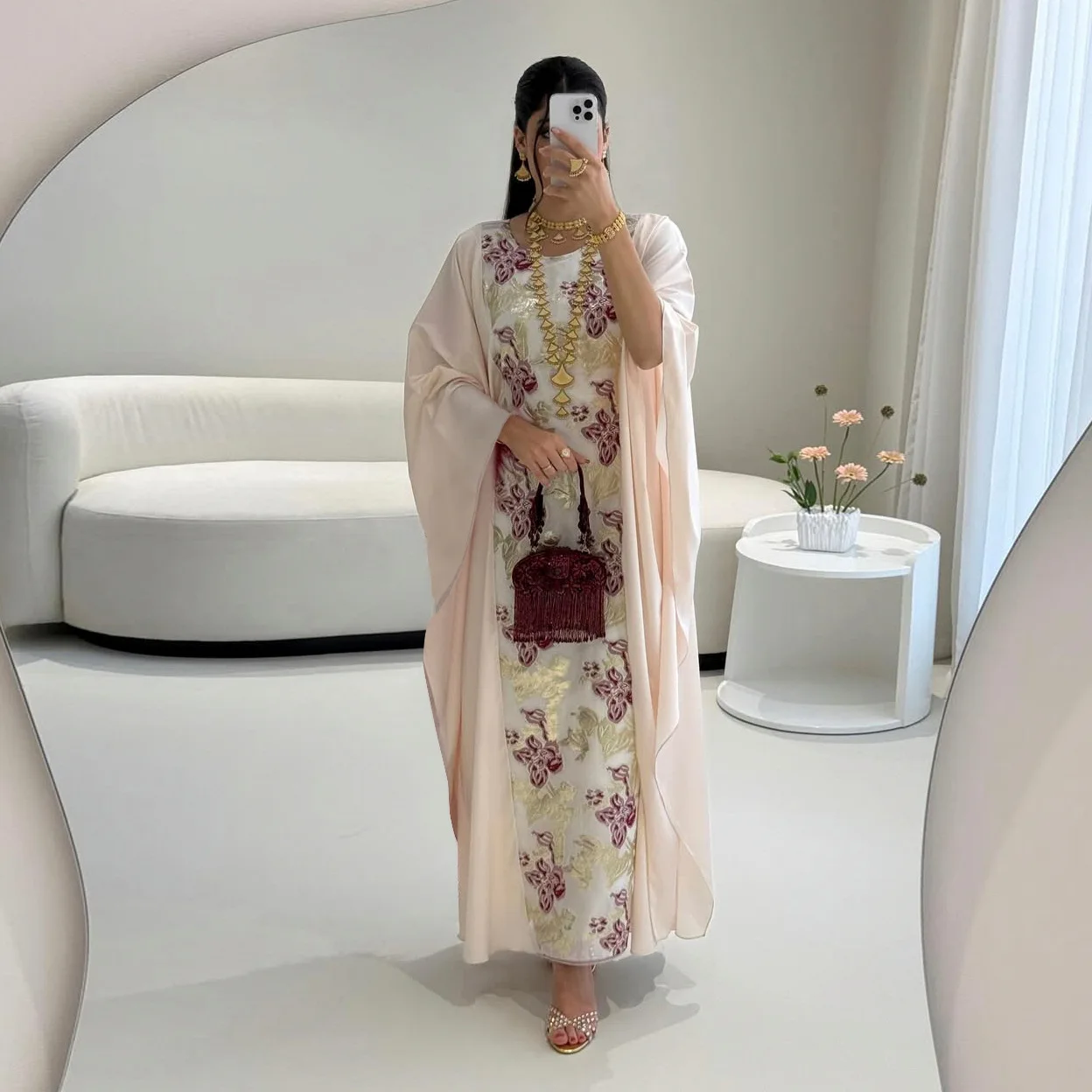 Eid Mubarak Embroidery Abayas Women Dress Batwing Long Robe Kaftan Turkey Ramadan Arab Djellaba Loose Musulmane Femme Vestidos
Eid Mubarak Embroidery Abayas Women Dress Batwing Long Robe Kaftan Turkey Ramadan Arab Djellaba Loose Musulmane Femme Vestidos