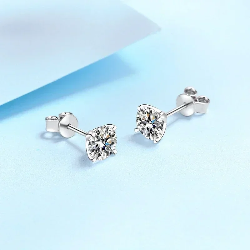 Exquisite Store Real 0.6/1/2CT Moissanite Sparkling Stud for Women, PT950 Platinum Female Earrings Wedding Luxury Fine Jewelry
Exquisite Store Real 0.6/1/2CT Moissanite Sparkling Stud for Women, PT950 Platinum Female Earrings Wedding Luxury Fine Jewelry