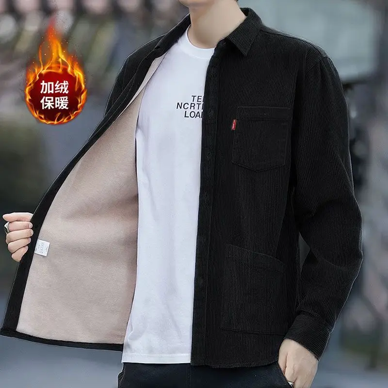 Мужская вельветовая рубашка-куртка 2026: Новая повседневная однотонная свободная куртка с длинными рукавами и множеством карманов, зимняя верхняя одежда для мужчин
Мужская вельветовая рубашка-куртка 2026: Новая повседневная однотонная свободная куртка с длинными рукавами и множеством карманов, зимняя верхняя одежда для мужчин