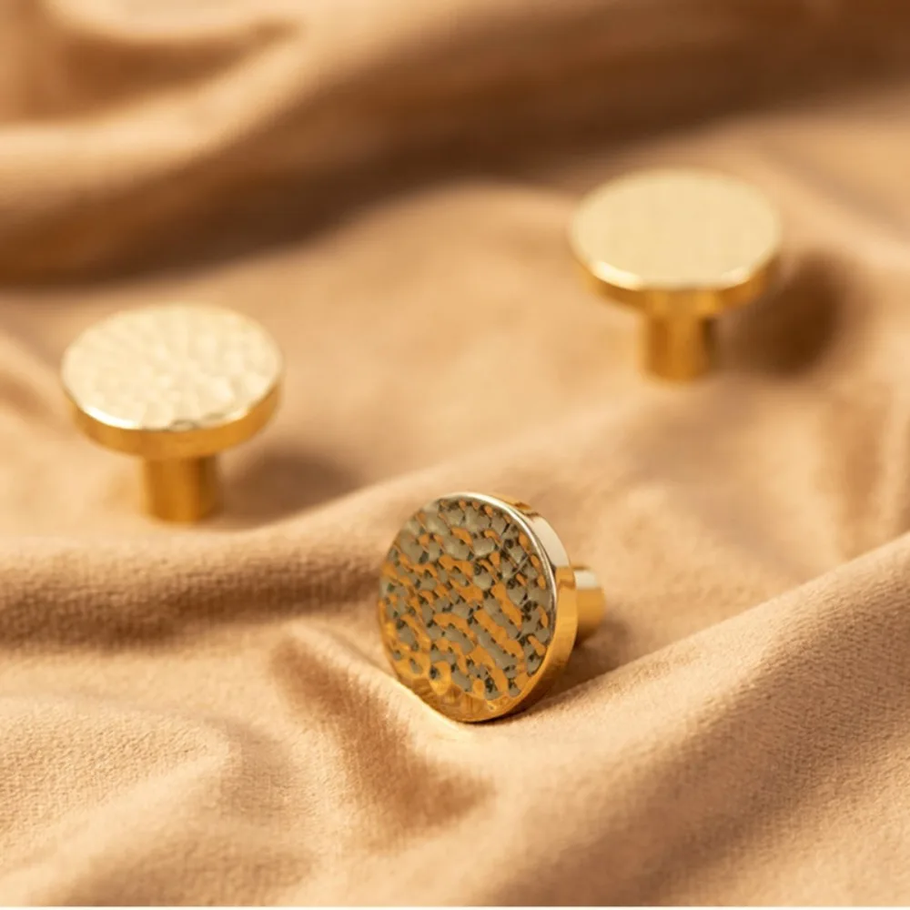 Nordic Hand-hammered Texture Round Kitchen Cabinets Drawer Knobs Solid Brass Circular Wall Clothes Single Hook Furniture Handles
Nordic Hand-hammered Texture Round Kitchen Cabinets Drawer Knobs Solid Brass Circular Wall Clothes Single Hook Furniture Handles