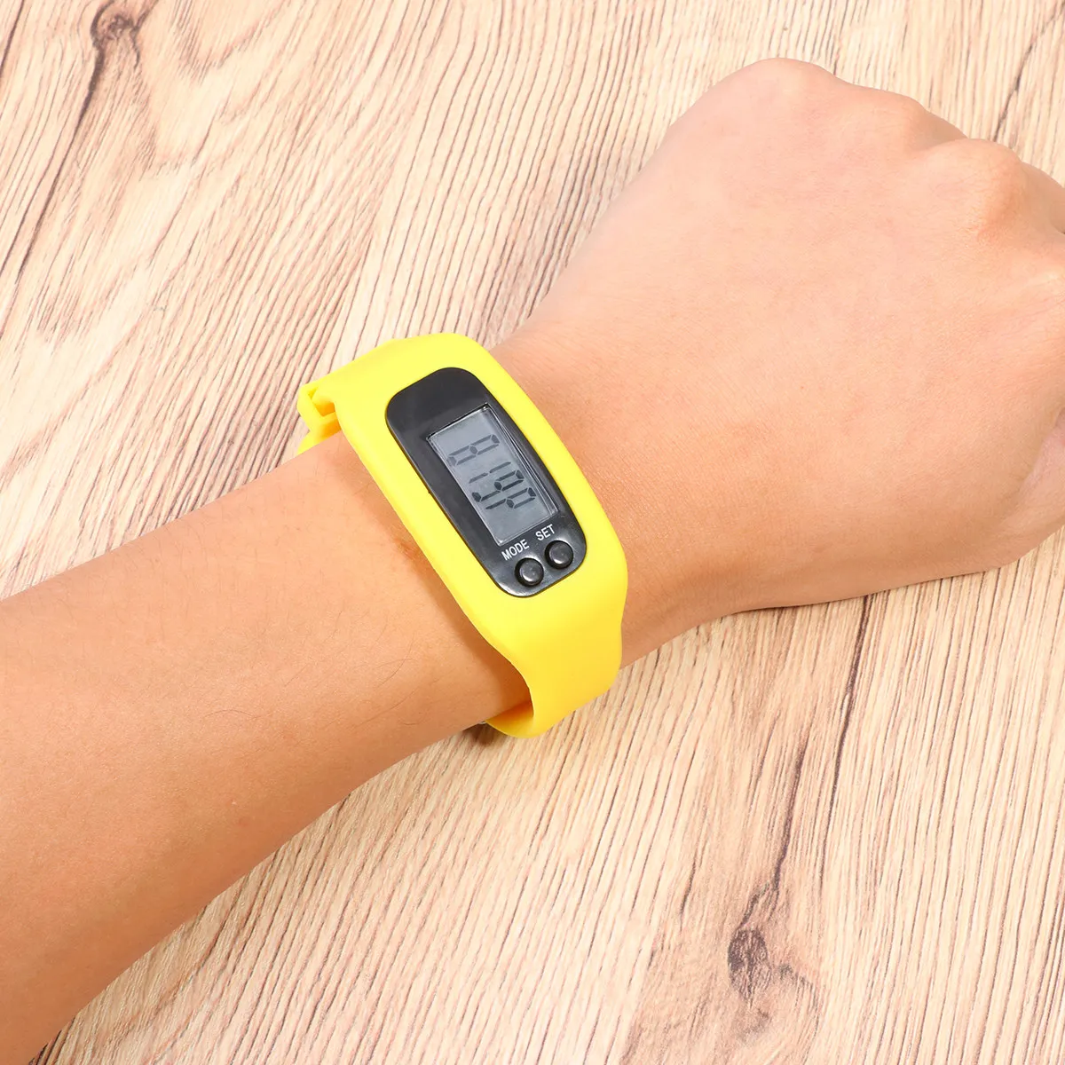 1Pcs Sports Watch Yellow Multifunction Pedometer Wristwatch Calorie Consumption Monitor Time Display Fitness Tracker
1Pcs Sports Watch Yellow Multifunction Pedometer Wristwatch Calorie Consumption Monitor Time Display Fitness Tracker