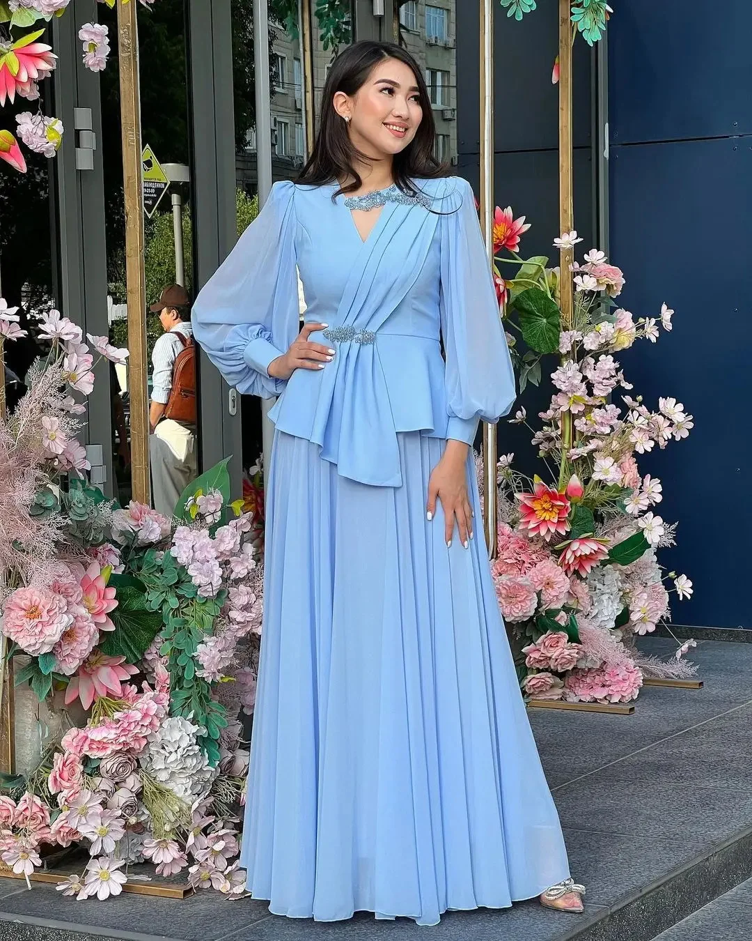 Customized Long Sleeves O-Neck Prom Dresses Pleated Beadings Floor Length vestidos de novia Party Evening Dresses
Customized Long Sleeves O-Neck Prom Dresses Pleated Beadings Floor Length vestidos de novia Party Evening Dresses