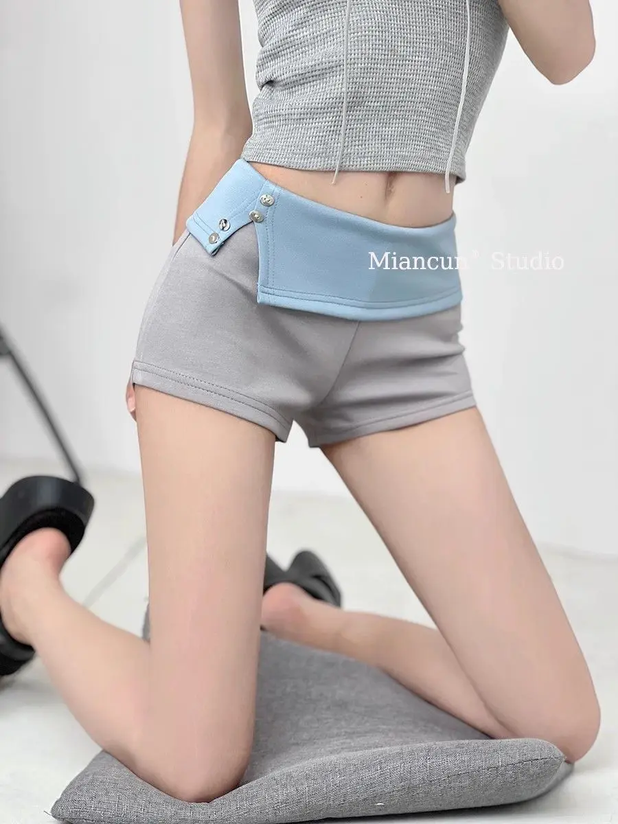 American Sports Retro Contrasting Hip-Packing Hot Pants For Women With Sexy Flip Hot Button Design Shorts
American Sports Retro Contrasting Hip-Packing Hot Pants For Women With Sexy Flip Hot Button Design Shorts