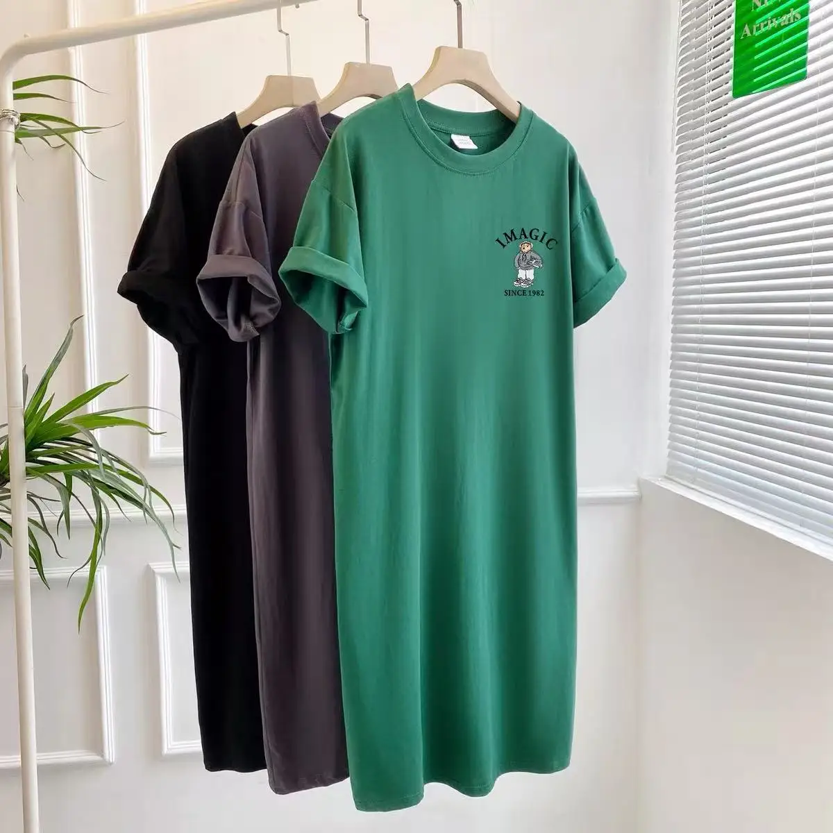 Loose Mid-Length T-Shirt Skirt Korean Style Casual Summer Fashion Open Split Short Sleeve Outerwear Polyester Straight Tube D...
Loose Mid-Length T-Shirt Skirt Korean Style Casual Summer Fashion Open Split Short Sleeve Outerwear Polyester Straight Tube D...