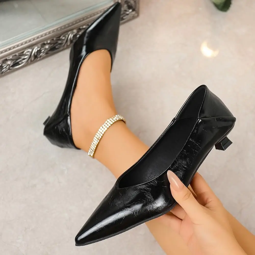Женские кожаные туфли на высоком каблуке с маленькой ножкой, весенне-осенние новые стильные профессиональные одинарные туфли без уставков на носке 
Женские кожаные туфли на высоком каблуке с маленькой ножкой, весенне-осенние новые стильные профессиональные одинарные туфли без уставков на носке