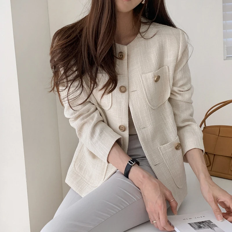 Ele Autumn Faion 2023 Cozy Woolen Coat Women's Design Single Button Perfume Sle Pure Color Commute Sle Long Sve ...
Ele Autumn Faion 2023 Cozy Woolen Coat Women's Design Single Button Perfume Sle Pure Color Commute Sle Long Sve ...