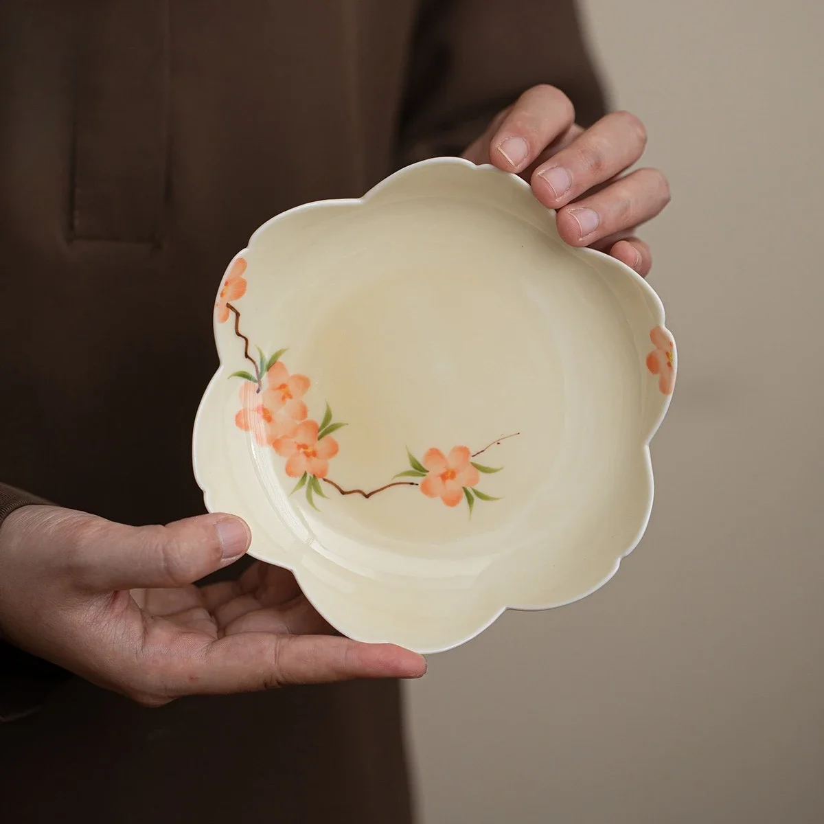 Underglaze Hand-painted Lace Pot Bearing Kung Fu Tea Set Cover Bowl Teapot Ceramic Bottom Support Refreshment Plate Fruit Plate
Underglaze Hand-painted Lace Pot Bearing Kung Fu Tea Set Cover Bowl Teapot Ceramic Bottom Support Refreshment Plate Fruit Plate