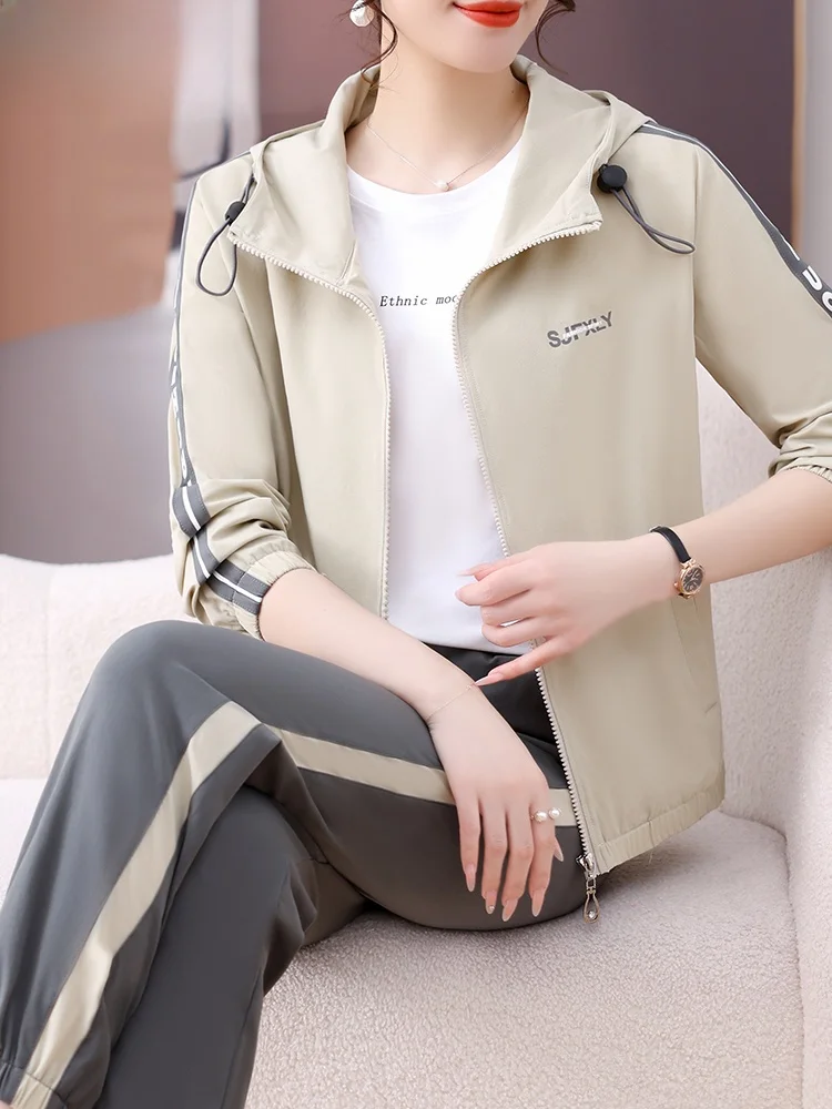 Chic Casual Sportswear Outerwear Set for Women 2025 New Sle Mid-Aged And ly Spring Autumn Top Two-Piece Set Faionabl...
Chic Casual Sportswear Outerwear Set for Women 2025 New Sle Mid-Aged And ly Spring Autumn Top Two-Piece Set Faionabl...