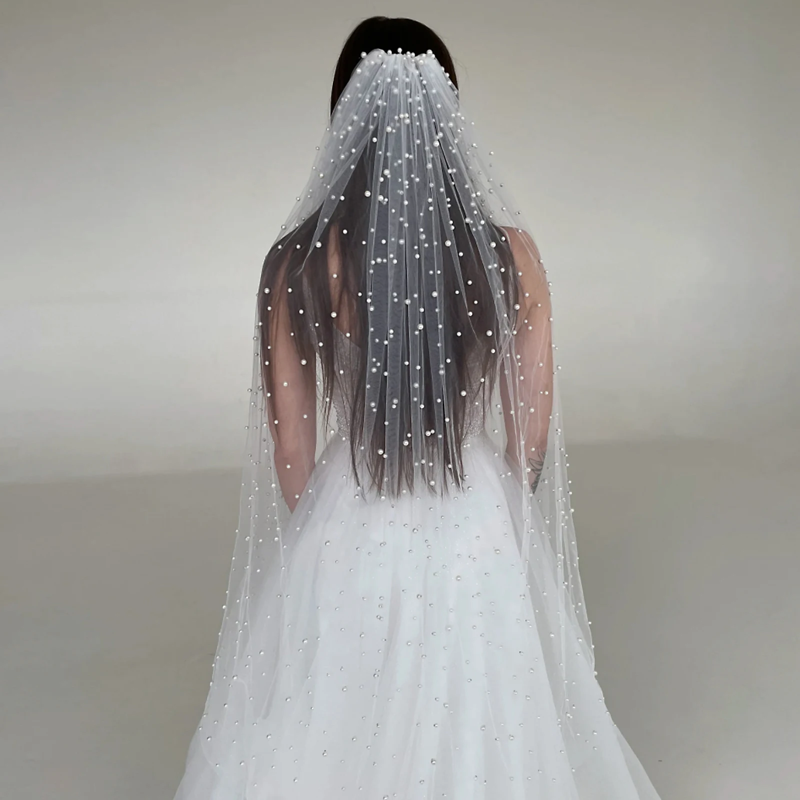 1Layer 3 Meters Extra Long Cathedral Bridal Veil with Comb Elegant Sparkle Beaded Pearl Tulle Wedding Veil for Brides G09A
1Layer 3 Meters Extra Long Cathedral Bridal Veil with Comb Elegant Sparkle Beaded Pearl Tulle Wedding Veil for Brides G09A