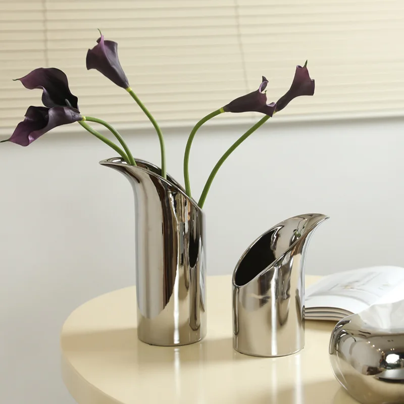 Electroplated Silver Ceramic Vase Modern Living Room Dried Flower Arrangement Porch Dining Table Home Decor Creative Ornament
Electroplated Silver Ceramic Vase Modern Living Room Dried Flower Arrangement Porch Dining Table Home Decor Creative Ornament