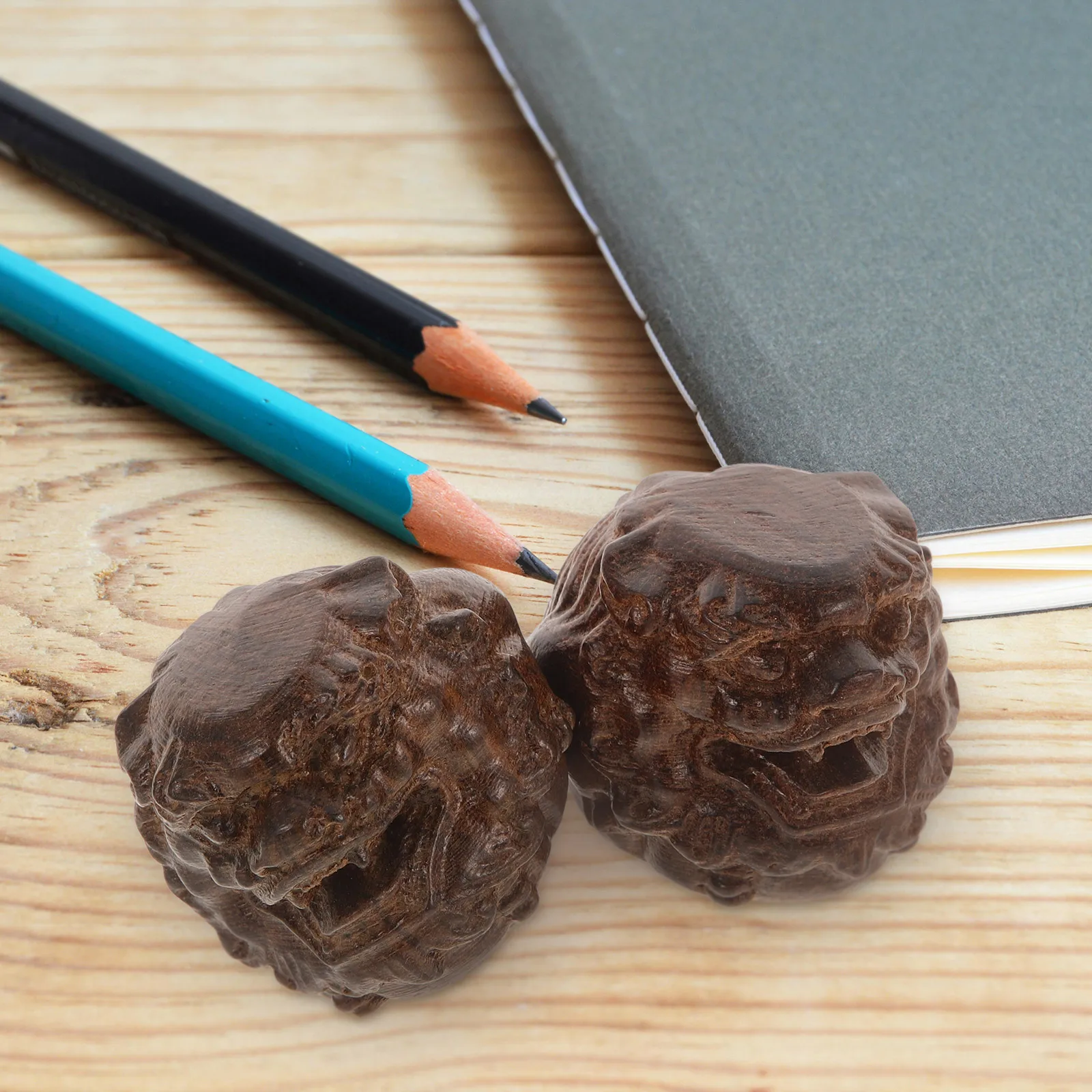 2Pcs Wooden Handball Lion Head Design Durable Smooth Massage Balls for Hand Training Fitness Equipment Portable Home Decor
2Pcs Wooden Handball Lion Head Design Durable Smooth Massage Balls for Hand Training Fitness Equipment Portable Home Decor