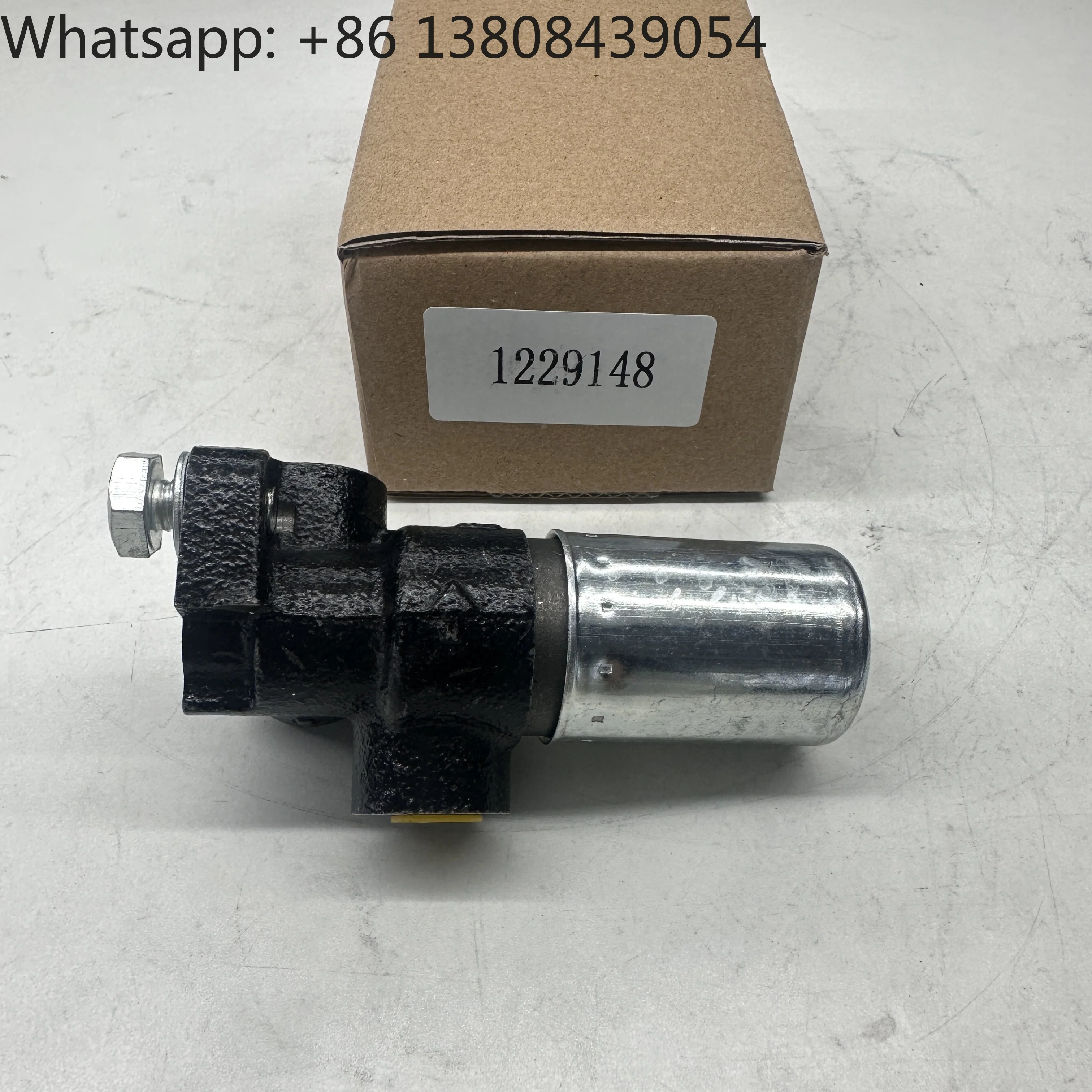 Brake Proportioning Valve for Volvo 240 244 245 265 For 1975 ~ 1993 VW K70 12291480 1228738 03.6048-0505.3 1229148
Brake Proportioning Valve for Volvo 240 244 245 265 For 1975 ~ 1993 VW K70 12291480 1228738 03.6048-0505.3 1229148