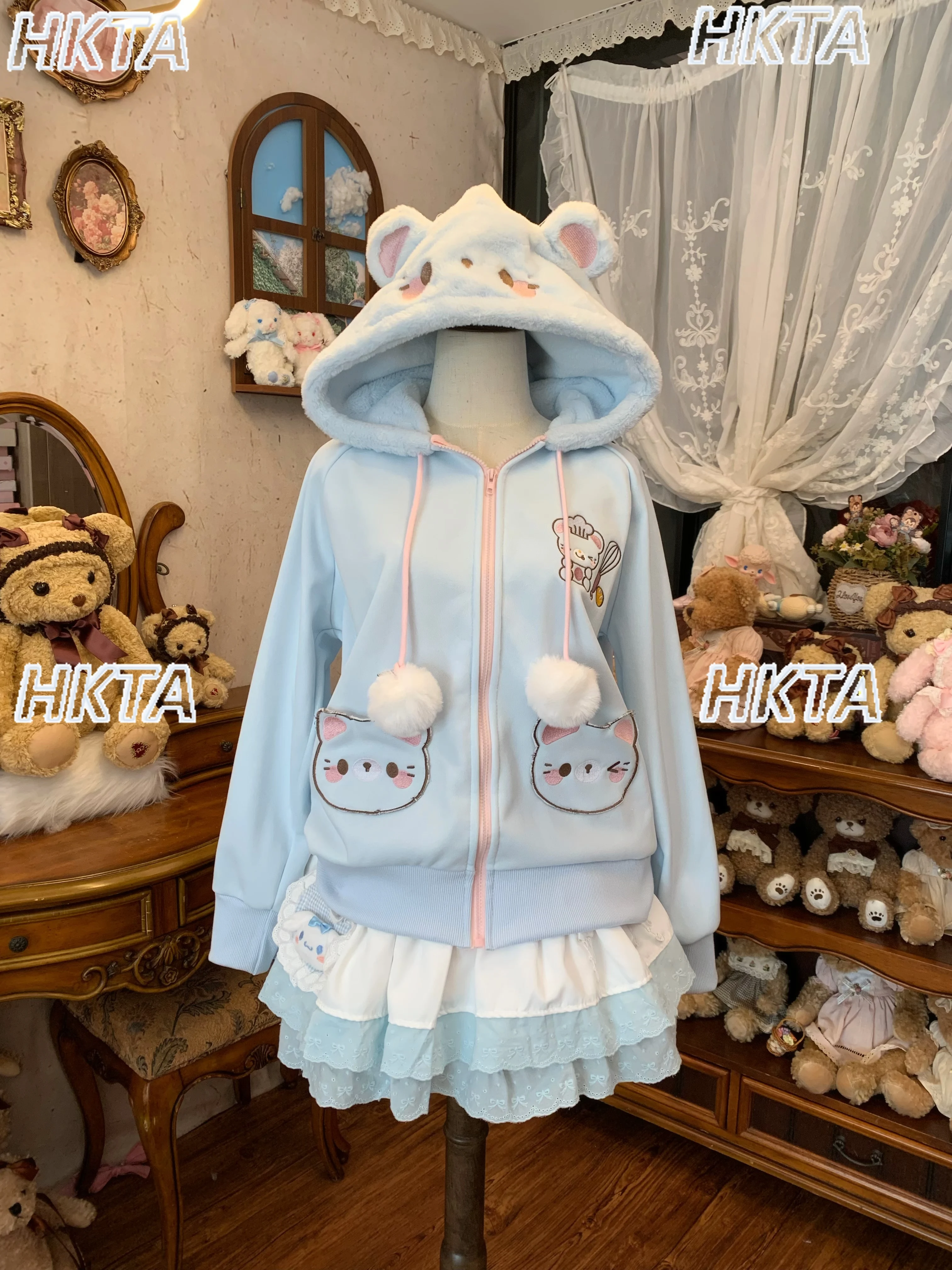 Kawaii Cute Cartoon Coats Winter New Fleece Thickened Warm Hooded Sweatshirts Jacket Sweet Loose Casual Embroidered Coat Women
Kawaii Cute Cartoon Coats Winter New Fleece Thickened Warm Hooded Sweatshirts Jacket Sweet Loose Casual Embroidered Coat Women