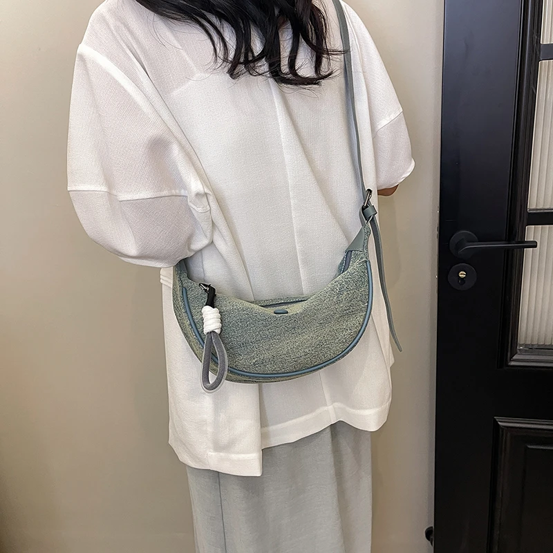 Элегантная женская кожаная классическая роскошная дизайнерская модная сумка через плечо Сумка через плечо для повседневного стильного вида
Элегантная женская кожаная классическая роскошная дизайнерская модная сумка через плечо Сумка через плечо для повседневного стильного вида