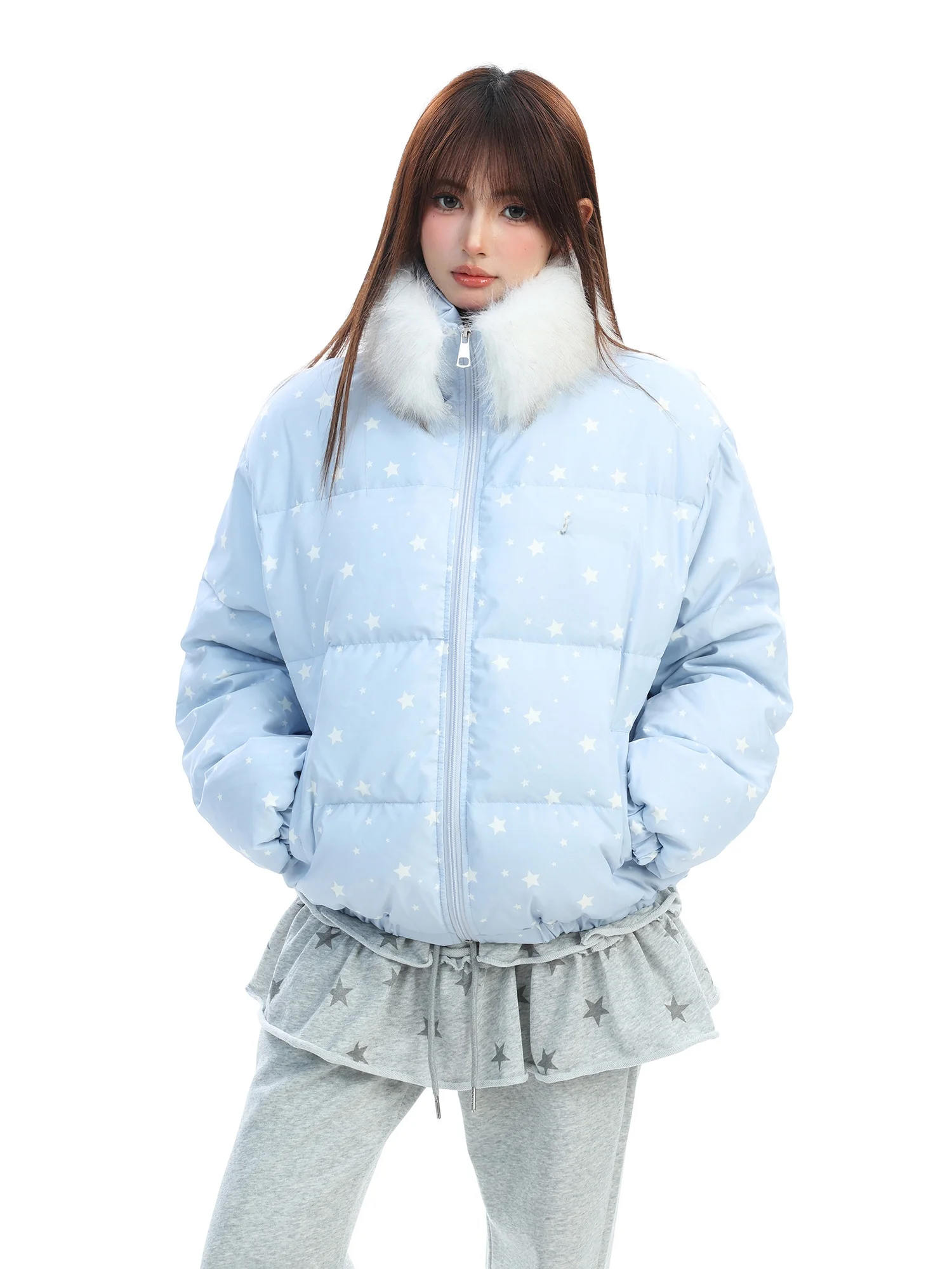 Теплая женская пуховая куртка-пуховик с воротником-стойкой, свободного кроя, с принтом «звезды», в американском стиле, зимняя верхняя одежда
Теплая женская пуховая куртка-пуховик с воротником-стойкой, свободного кроя, с принтом «звезды», в американском стиле, зимняя верхняя одежда