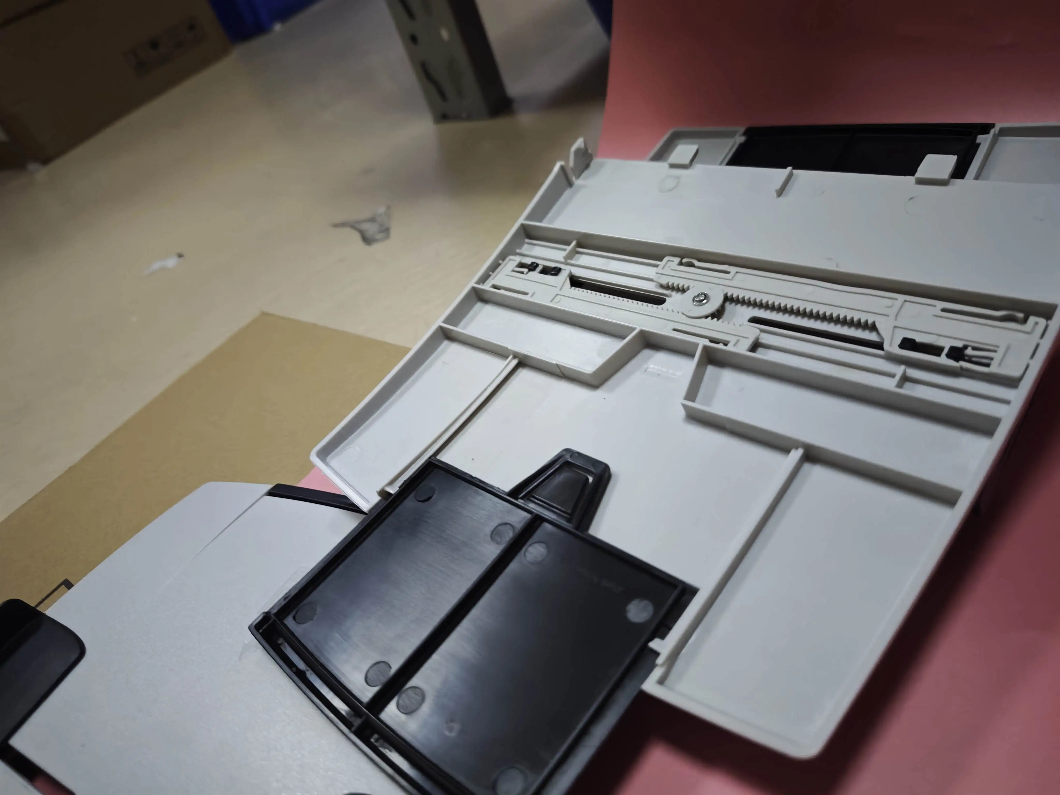 1 шт. CC431-60119 CC431-40034 Q3948-60214 Автоматическая подача документов ADF Входной лоток для бумаги для HP CM1312 CM2320 M375 3390 3392 M2727 
1 шт. CC431-60119 CC431-40034 Q3948-60214 Автоматическая подача документов ADF Входной лоток для бумаги для HP CM1312 CM2320 M375 3390 3392 M2727
