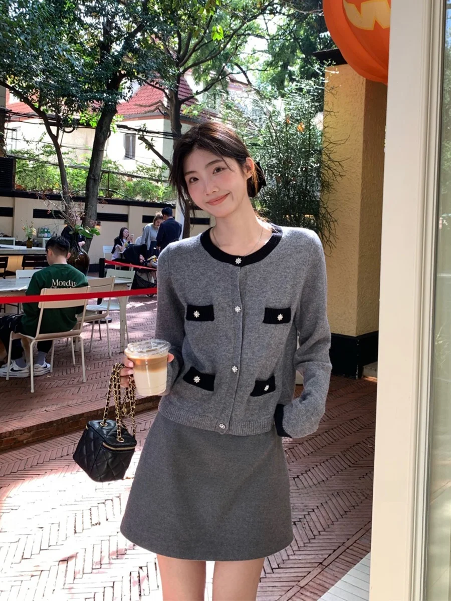 Шерстяная юбка Tina: идеальная посадка, два цвета, для повседневной носки, средняя талия, А-силуэт, с пуговицами, А-образный силуэт
Шерстяная юбка Tina: идеальная посадка, два цвета, для повседневной носки, средняя талия, А-силуэт, с пуговицами, А-образный силуэт