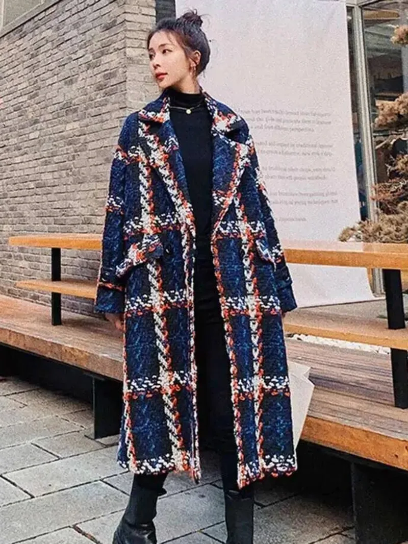 Woolen Contrasting Plaid Coat Women Notched Collar Loose Straight Medium Long Fashion Overcoats Streetwear 2KLYV
Woolen Contrasting Plaid Coat Women Notched Collar Loose Straight Medium Long Fashion Overcoats Streetwear 2KLYV